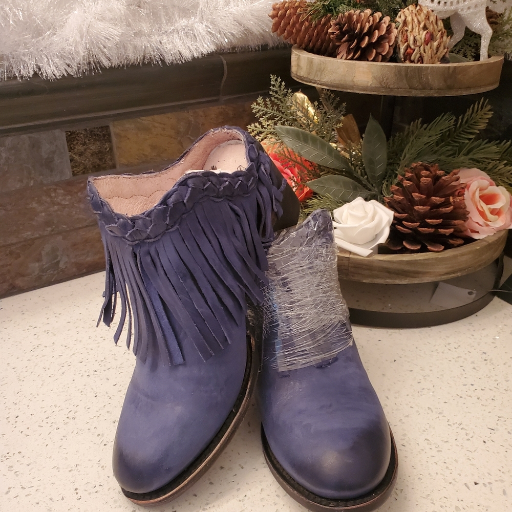 Freebird by Steven Lucy Navy Mule Booties
